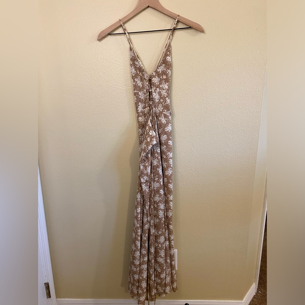 Lulu's Beige Floral Maxi Dress with White Print - Picture 3 of 6